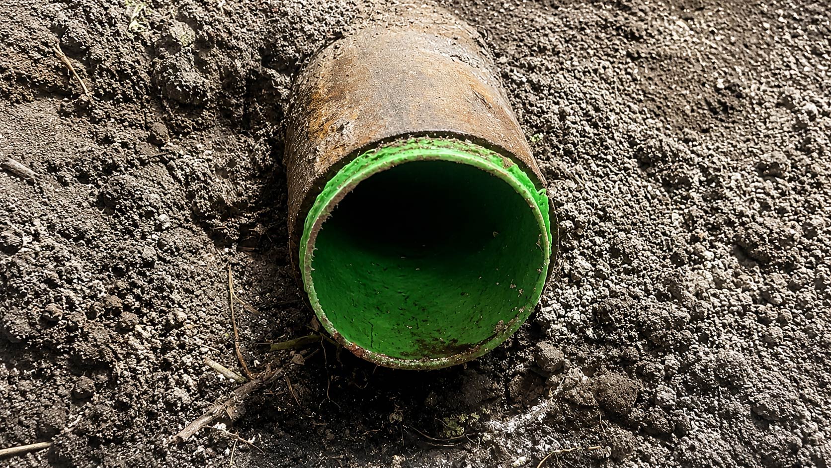 Trenchless pipelining service